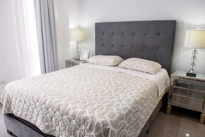 Cama Box Queen